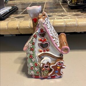 Gingerbread Christmas cottage Holiday Decoration 2009 used